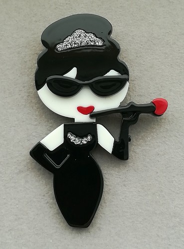 Dame mit cocktail - cocktail, kleid